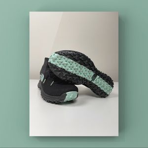 The North Face Women’s Truxel MID with BOX